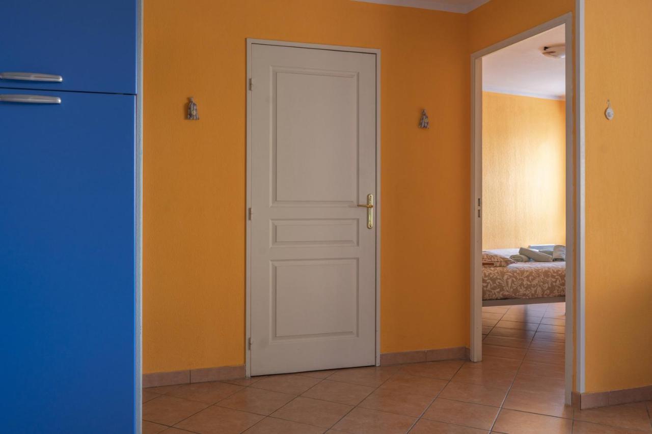 La Petit Maisonette De Manu Кан Екстериор снимка